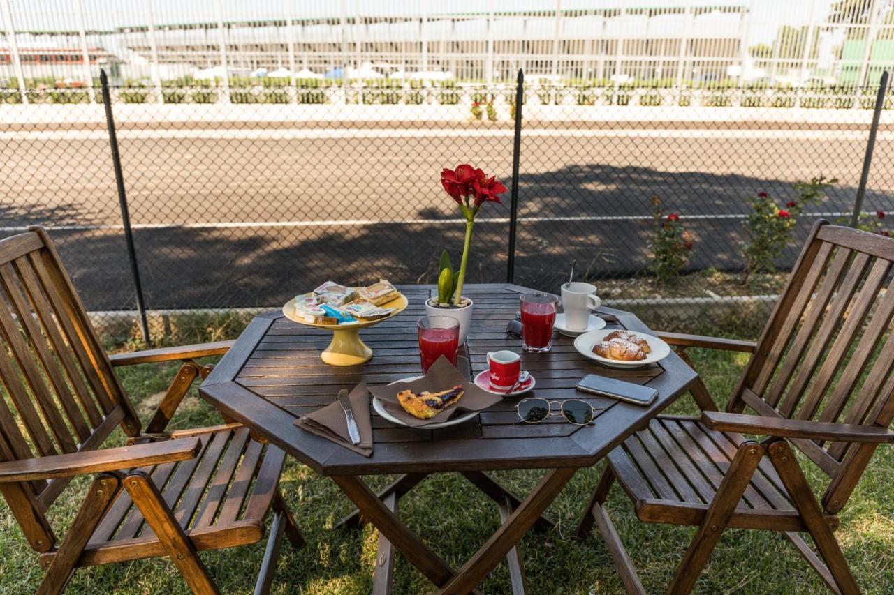 Locanda San Biagio Misano Adriatico Exteriör bild
